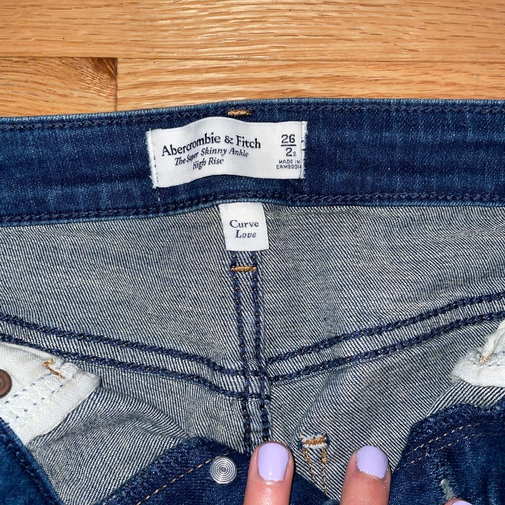 A&F high waisted skinny jeans!